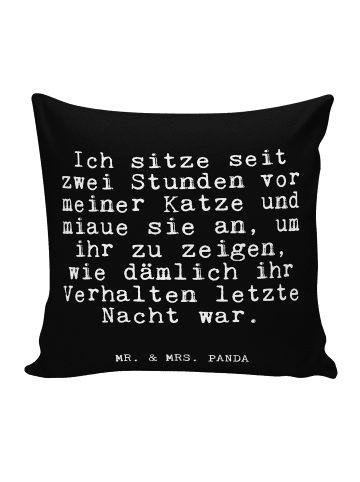 Mr. & Mrs. Panda 40x40 Kissen Ich sitze seit zwei... mit Spruch in Schwarz