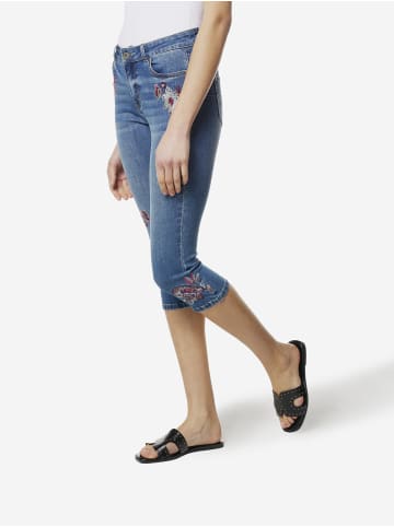 KOROSHI Bestickte Capri-Hosen in blau