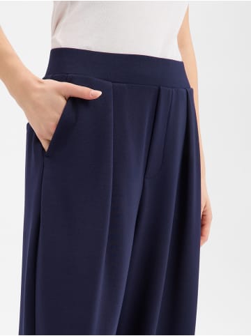 Rich & Royal Hose in marine