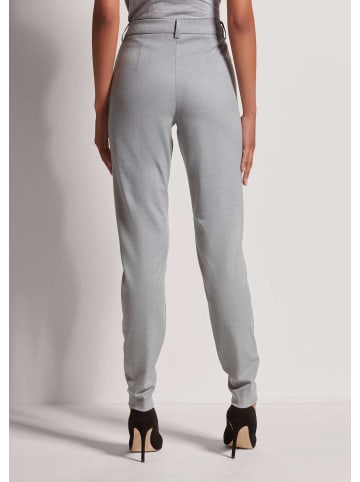 MADELEINE Schlanke Stretch-Hose mit Formbund in silbergrau / wollweiß / melange