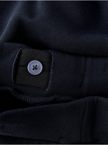 name it Shorts in Salute