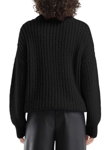 Q/S designed by Pullover in Schwarz