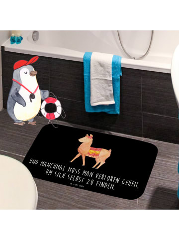 Mr. & Mrs. Panda Badteppich Alpaka Stolz mit Spruch in Schwarz