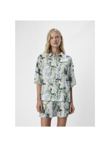 Object Halbarmbluse in white sand