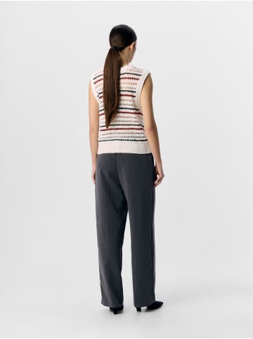 Object Tanktop in Cloud Dancer