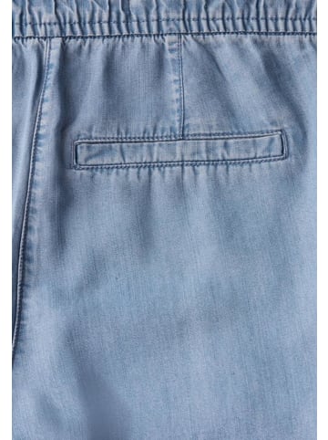 Cecil Capri in light blue wash