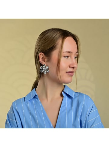 Adeliás Damen Ohrringe – Ohrstecker Blume aus Edelstahl in silber