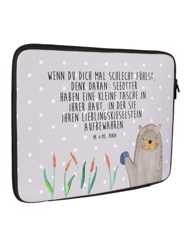 Mr. & Mrs. Panda Laptop Hülle Otter Stein mit Spruch in Grau Pastell