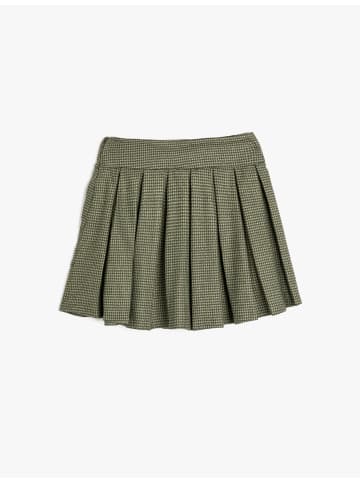KOTON Shorts in Grün Gemustert