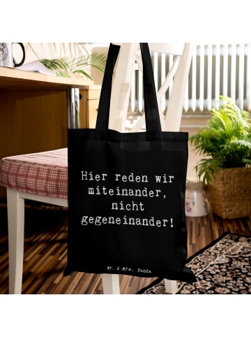 Mr. & Mrs. Panda Umhängetasche Spruch Konflikte friedlich lösen ... in Schwarz