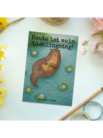 Mr. & Mrs. Panda Postkarte Otter Seerose Design mit Spruch in Weiß