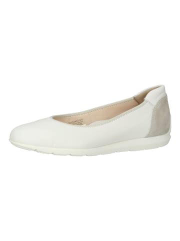 ara Ballerinas in Cream