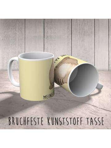 Mr. & Mrs. Panda Becher Katze Sitzen mit Spruch in Gelb Pastell