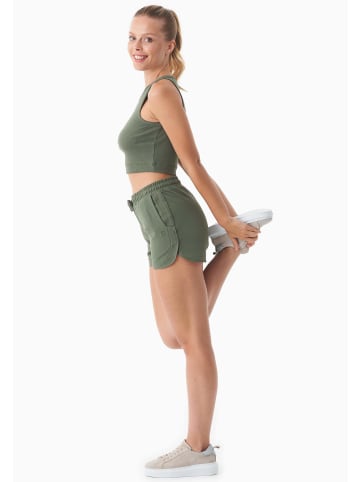 Organication Shorts "SANNDRA" in Oliv