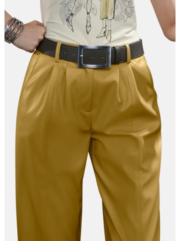 MADELEINE Verkürzte Hose aus softem Lederimitat in gelb