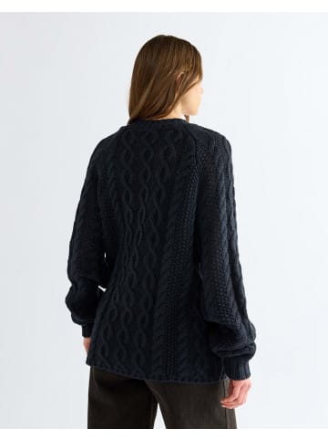 Wrangler Pullover V Neck Cable Knit in Dark Sapphire