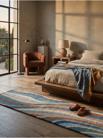 KADIMA DESIGN Teppich Wolle Handgetuftet DERWENT Wellen Muster Wohnzimmer in Multicolor-Blau