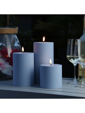 Deluxe Homeart LED Kerze Mia Kunststoff für Innen/Außen flackernd H: 10cm D: 10cm in blau