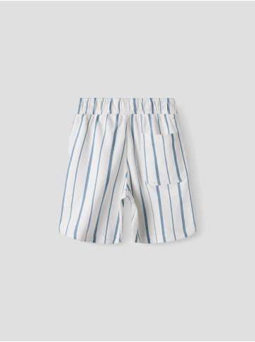 name it Shorts in White Alyssum