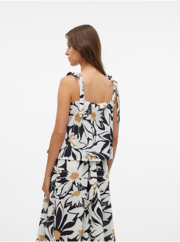 Vero Moda Top in Bright White