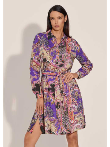 MADELEINE Schwungvolles Sommerkleid mit Unikat-Print in ultraviolett / multicolor