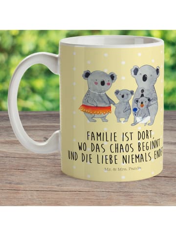 Mr. & Mrs. Panda Kindertasse Koala Familie mit Spruch in Gelb Pastell