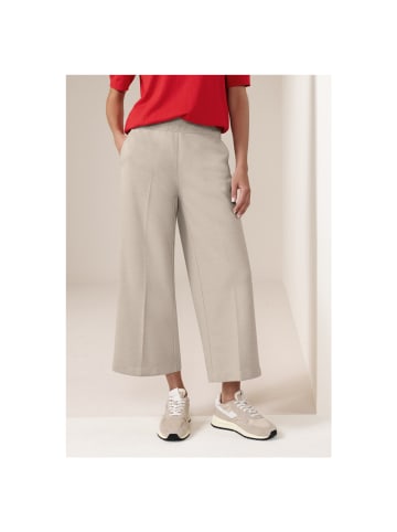 Street One Capri in cobble stone