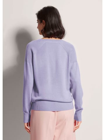 MADELEINE Kaschmirpullover mit V-Ausschnitt in hellamethyst