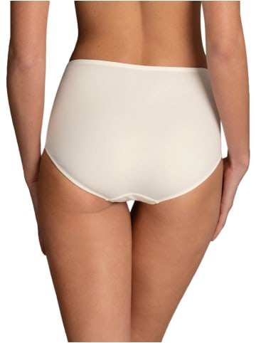 Anita Taillenslip Lucia in crystal