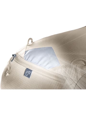 Deuter Race 16 in Grau0618