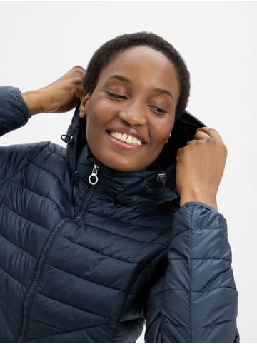 s.Oliver Mantel in marine