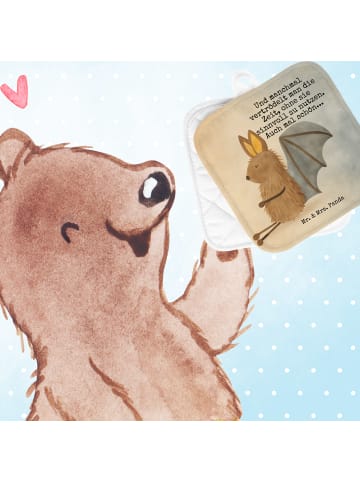 Mr. & Mrs. Panda Topflappen Fledermaus Sitzen Design mit Spruch in Weiß