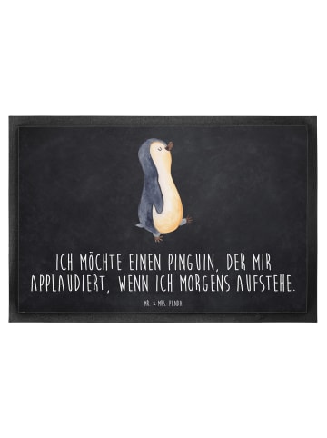 Mr. & Mrs. Panda Fußmatte Pinguin marschieren mit Spruch in Kreidetafel