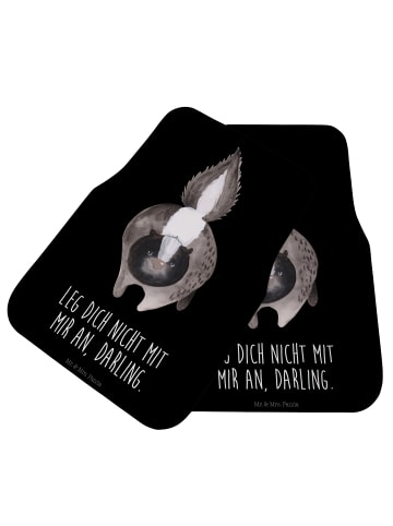 Mr. & Mrs. Panda Automatte Stinktier Angriff mit Spruch in Schwarz