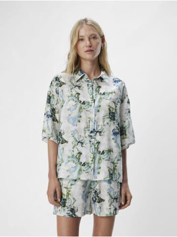 Object Halbarmbluse in white sand