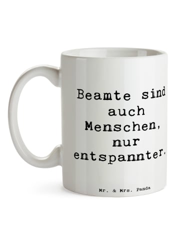 Mr. & Mrs. Panda Becher Spruch Beamtin Entspannt mit Spruch in Weiß