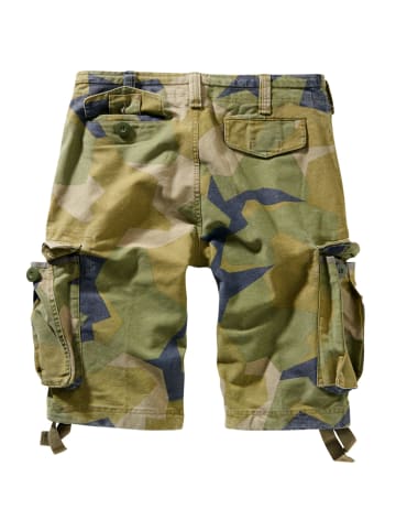 Brandit Cargo Shorts in swedish camo