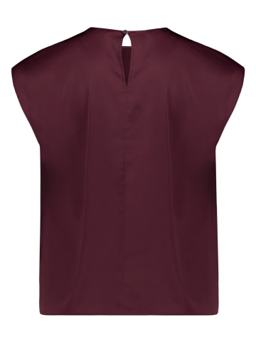 Zero Satin-Bluse mit Rundhalsausschnitt in Dark Aubergine