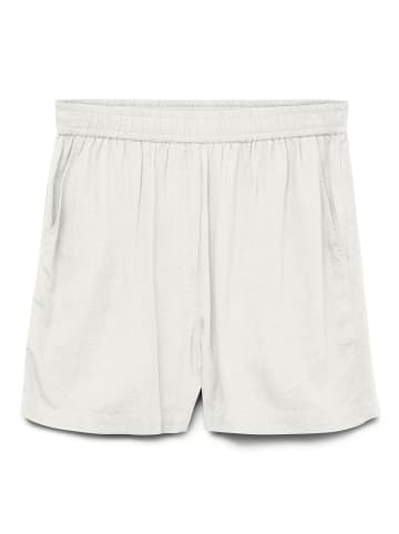 Vero Moda Shorts in Snow White