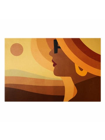 WALLART Leinwandbild Gold - Frau mit Sonnenbrille in Creme-Beige