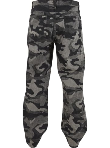 Urban Classics Loose Fit Jeans in blacklasercamo