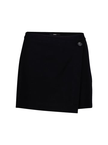 Zero  Rock in black beauty