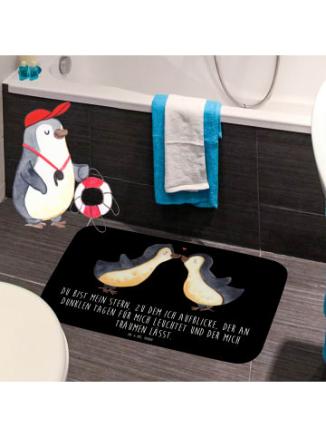 Mr. & Mrs. Panda Badematte Pinguin Liebe mit Spruch in Schwarz