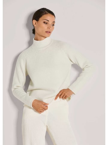 MADELEINE Moderner Glattstrickpullover mit Stehkragen in wollweiß