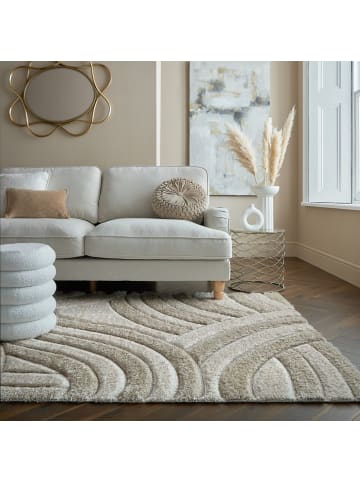 KADIMA DESIGN Hochflor-Teppich aus recyceltem Polyester, handgeschnitzt in Naturfarben