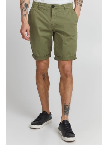 11 Project Chinoshorts PRSiljan in Grün