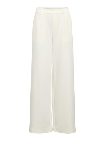 Object Hose in Cloud Dancer 1