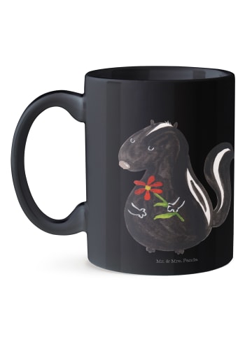 Mr. & Mrs. Panda Tasse Stinktier Blume ohne Spruch in Schwarz