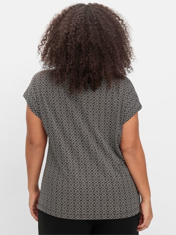 sheego Kurzarmshirt in schwarz-gemustert