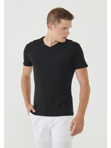 Organication T-Shirt "MCASUAL514" in Schwarz
